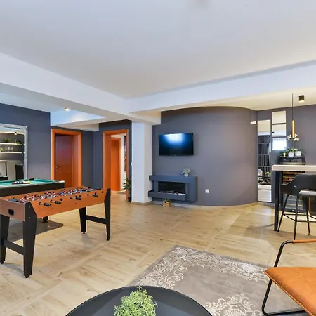 Vila Crowonder Adriana - With Heated Swimming Pool, Jacuzzi And Sauna