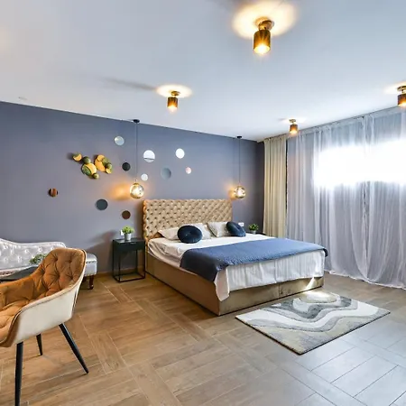 Vila Crowonder Adriana - With Heated Swimming Pool, Jacuzzi And Sauna *