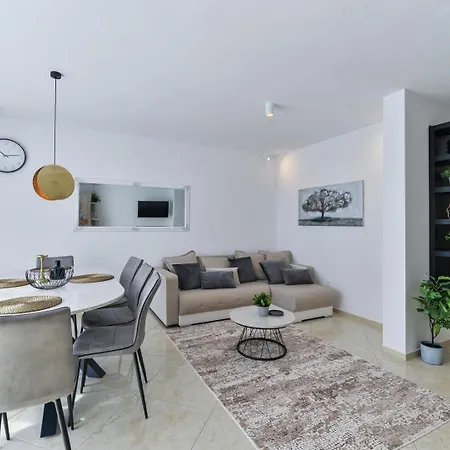 Crowonder Adriana - With Heated Swimming Pool, Jacuzzi And Sauna