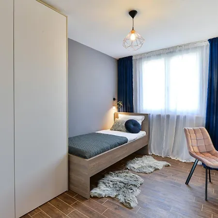 Crowonder Adriana - With Heated Swimming Pool, Jacuzzi And Sauna Vila