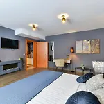 Crowonder Adriana - With Heated Swimming Pool, Jacuzzi And Sauna Zadar