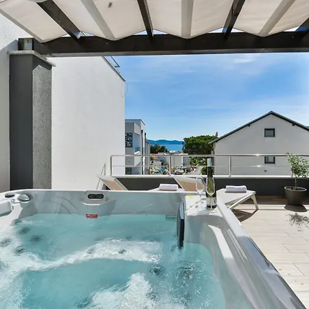 Crowonder Adriana - With Heated Swimming Pool, Jacuzzi And Sauna *