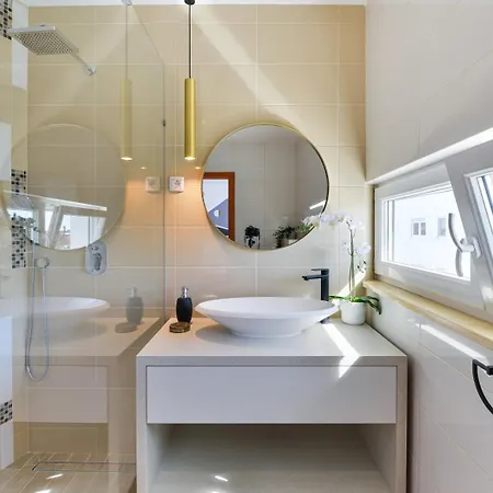 别墅 Crowonder Adriana - With Heated Swimming Pool, Jacuzzi And Sauna 扎达尔