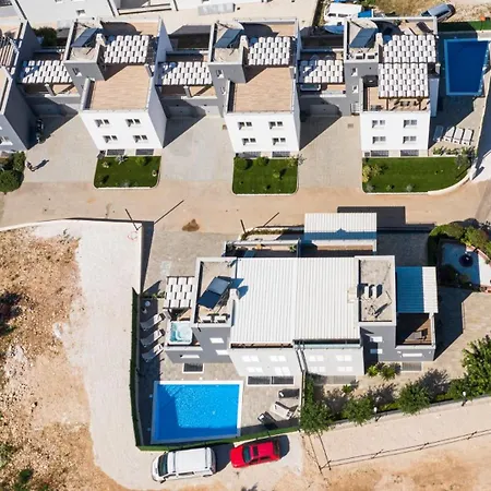 Crowonder Adriana - With Heated Swimming Pool, Jacuzzi And Sauna