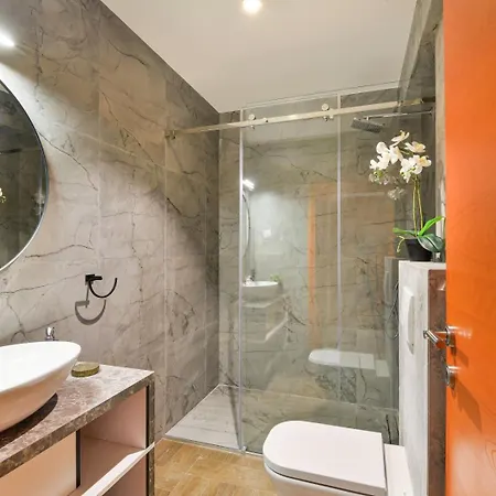 Crowonder Adriana - With Heated Swimming Pool, Jacuzzi And Sauna 扎达尔